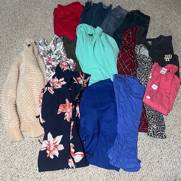 Other - Floral and Solid Clothing Bundle(resellers bundle)